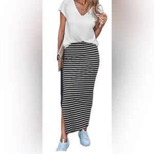 Black and White striped Skirt. Size L.
